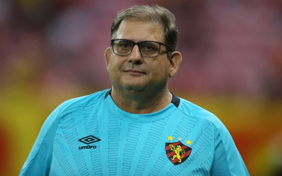 Guto Ferreira é anunciado como técnico de time brasileiro