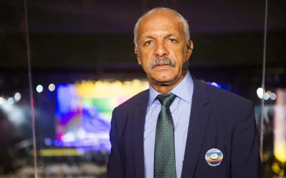 Júnior dispara contra gramado sintético: 'Quem gosta é ortopedista'