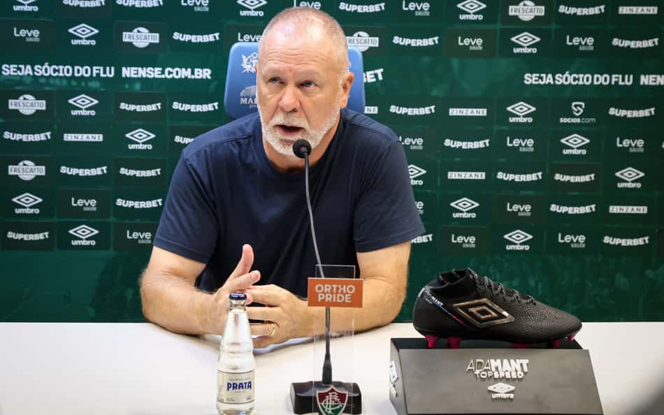 Mano Menezes avalia situação de Thiago Silva e elogia postura do Fluminense