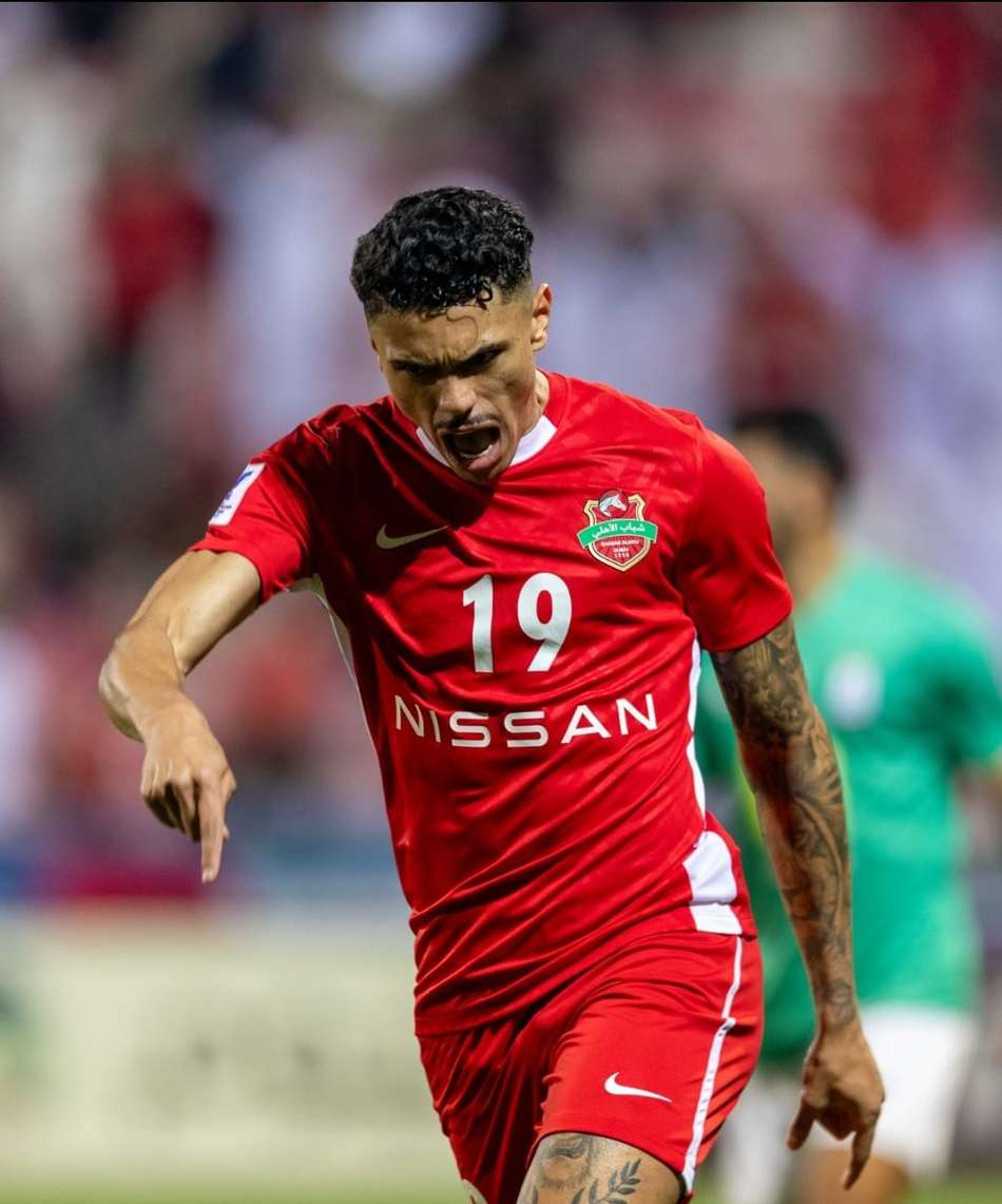Mateusão comemora gol marcado pelo Shabab Al-Ahli na Copa da Ásia contra o Al-Wehdat