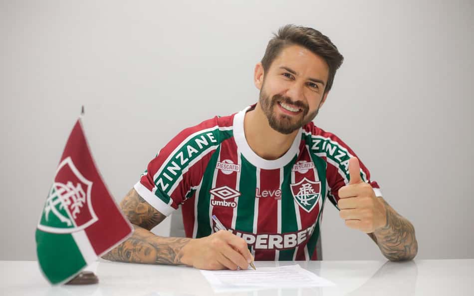Fluminense anuncia contratação de Everaldo, ex-Bahia
