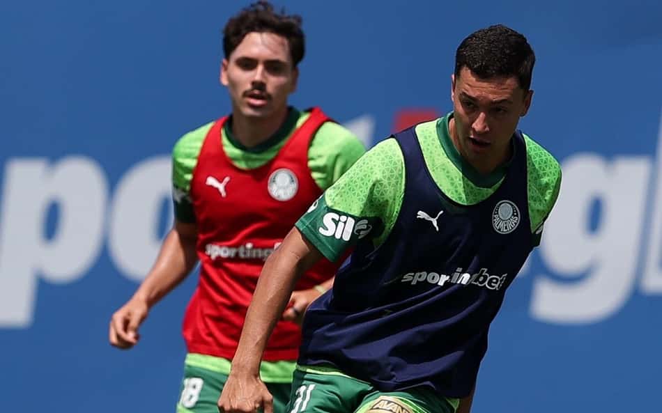 Palmeiras treina e pensa em jogo "decisivo"; veja provável escalação