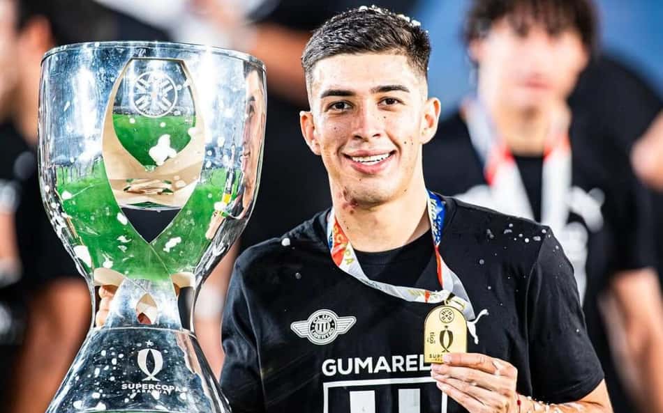 Fluminense negocia contratação de meia paraguaio