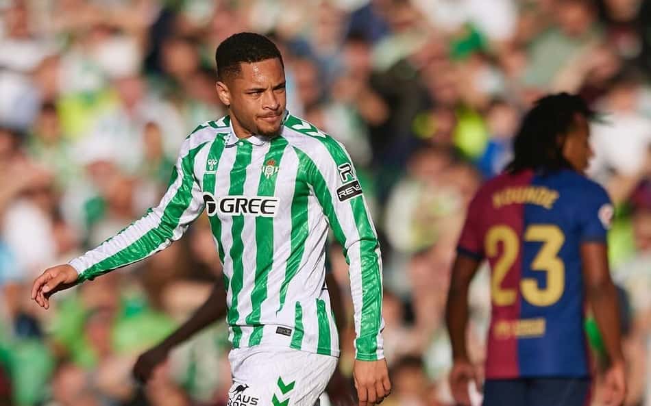 Técnico do Real Betis confirma transferência de Vitor Roque para o Palmeiras: 'Está fechada'