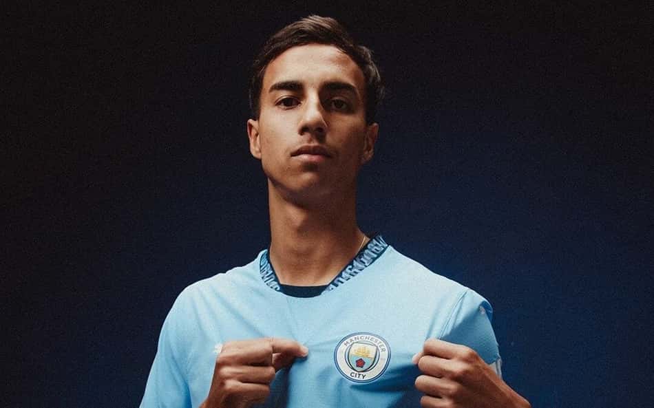 Como foi a estreia de Vitor Reis pelo Manchester City