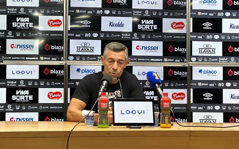 Caixinha elogia postura de Neymar no Santos e afirma: 'Ele quer sempre jogar'
