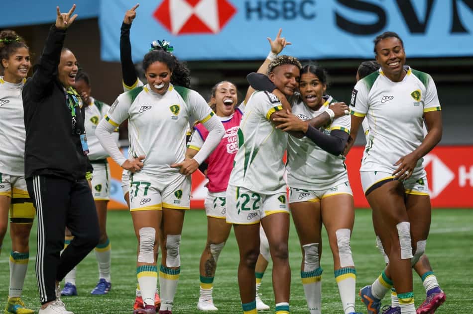 Brasileiras comemoram vitória no Circuito Mundial de Rugby Sevens (Foto: Brasil Rugby Sevens em jogo contra a Austrália (Foto: Divulgação/SVNS)