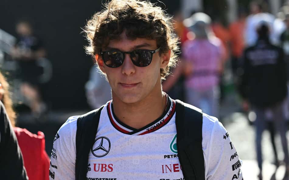 Antonelli não se vê como substituto de Hamilton na Mercedes: 'Só um novo piloto'