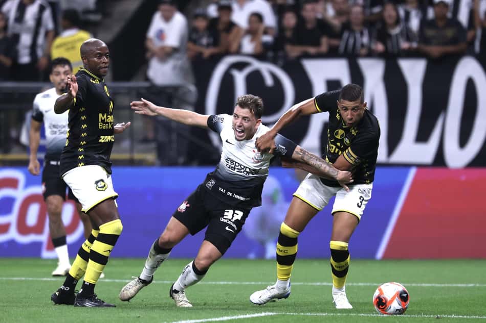 Corinthians e São Bernardo se enfrentaram na Neo Química Arena pela 8ª rodada do Paulistão