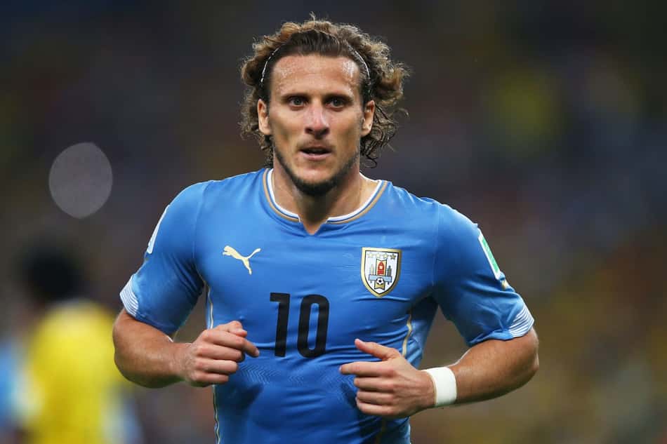 diego-forlan-jogando-pelo-uruguai