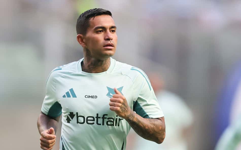 Torcedores do Palmeiras detonam postura de Dudu: 'Jogou a idolatria no lixo'