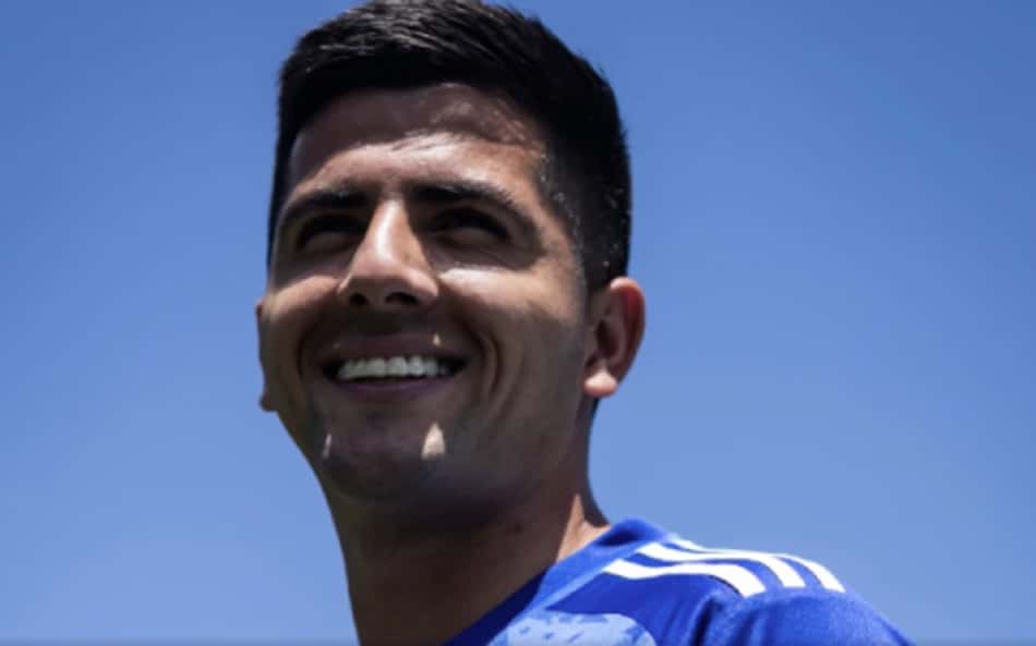 Novo zagueiro do Cruzeiro começa a treinar na Toca da Raposa