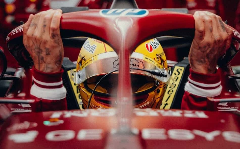 Lewis Hamilton reage a críticas por idade: 'Jamais me compare com ninguém'