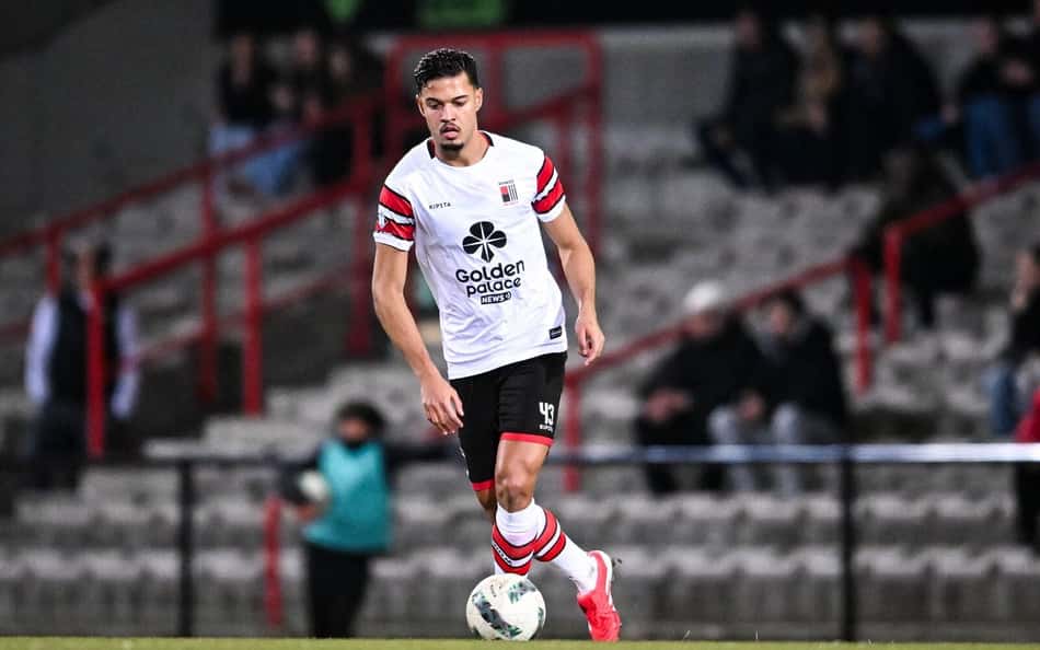 Ex-Botafogo, zagueiro Sousa é destaque no Molenbeek; empresário revela propostas