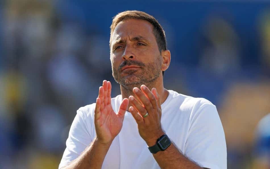 Vasco Matos recusa Botafogo e permanece no Santa Clara; veja bastidores