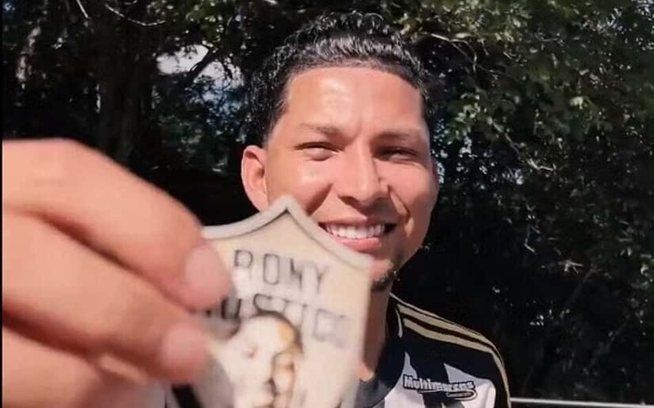 Rony é oficializado pelo Atlético-MG após rescindir com o Palmeiras