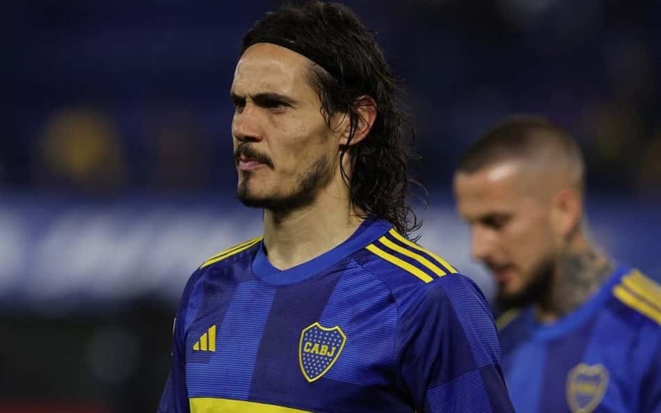 Cavani fala pela primeira vez após erro histórico: 'Vi mil vezes'