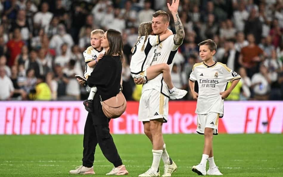 Toni Kroos surpreende e retorna ao Real Madrid