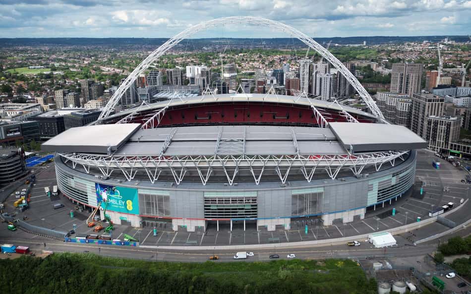 Técnico do Palace cita Taylor Swift após se classificar à semifinal da Copa da Inglaterra