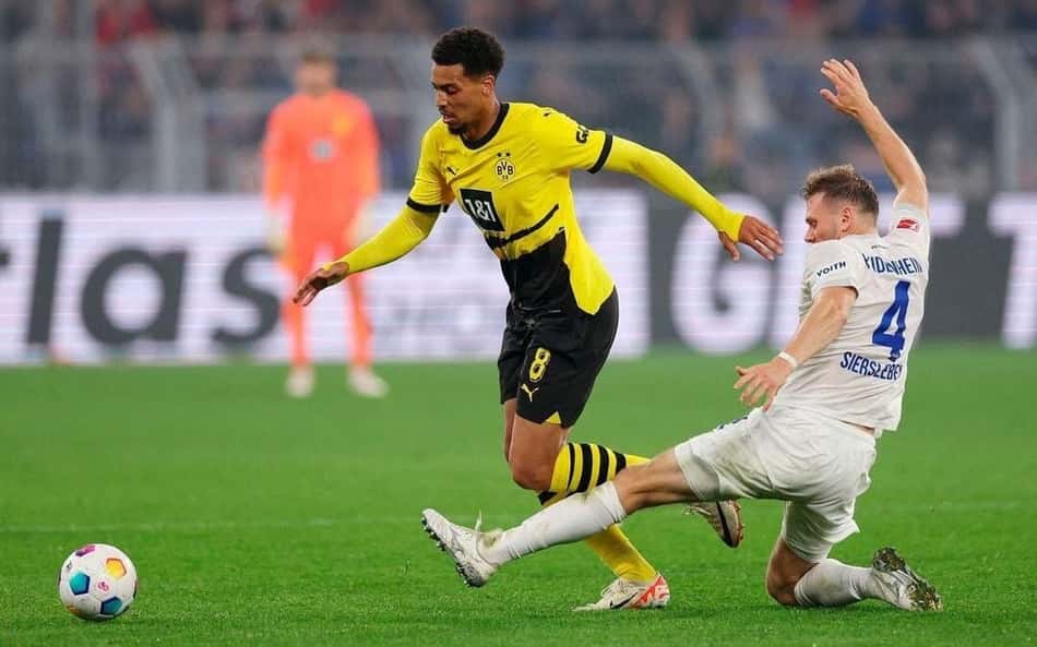 Manchester United busca contratação de promessa do Borussia Dortmund