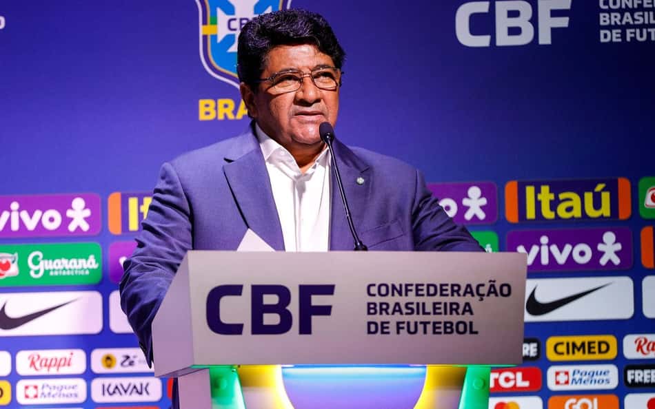 Ednaldo Rodrigues revela posição da CBF sobre utilização de gramado sintético