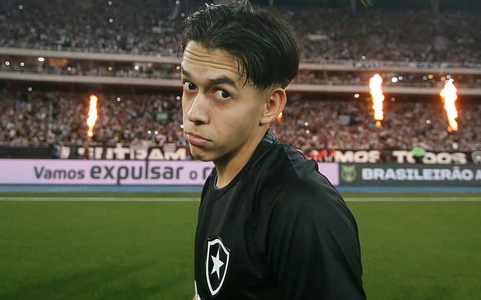 Botafogo é punido pela Fifa por caso envolvendo Segovinha