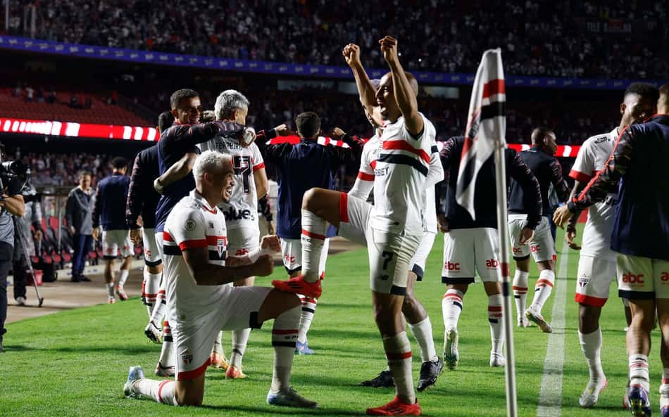 Setor bloqueado e bastidores: como o São Paulo garantiu estreia no Morumbis