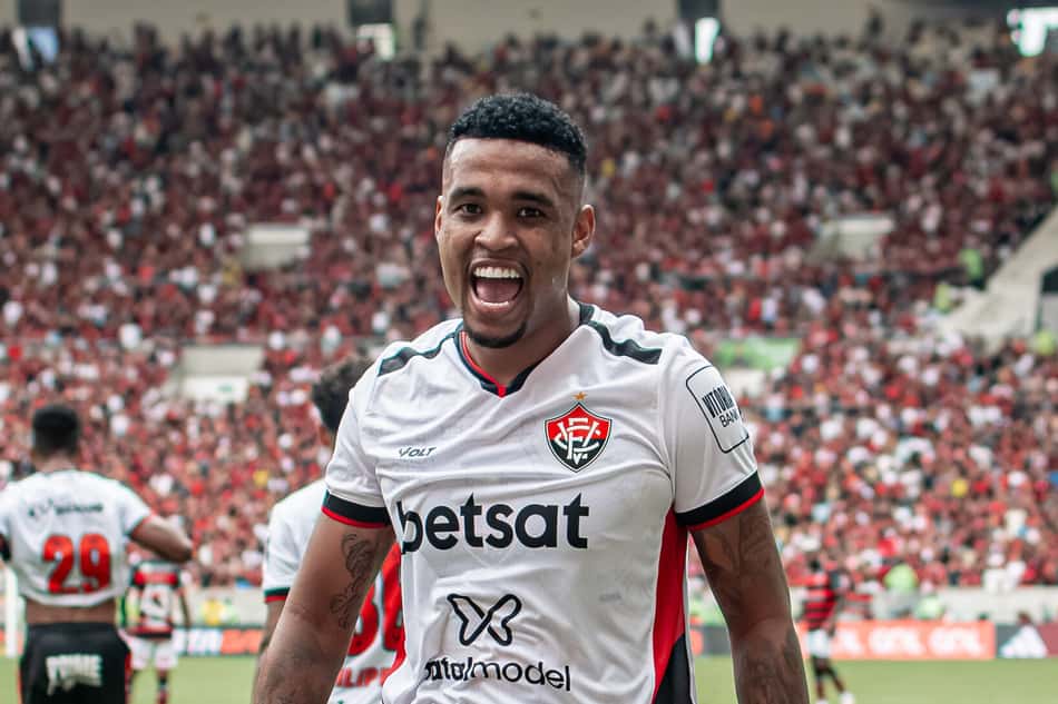 Artilheiro do Brasileirão 2024, Alerrandro comemora gol contra o Flamengo Victor Ferreira / EC Vitória