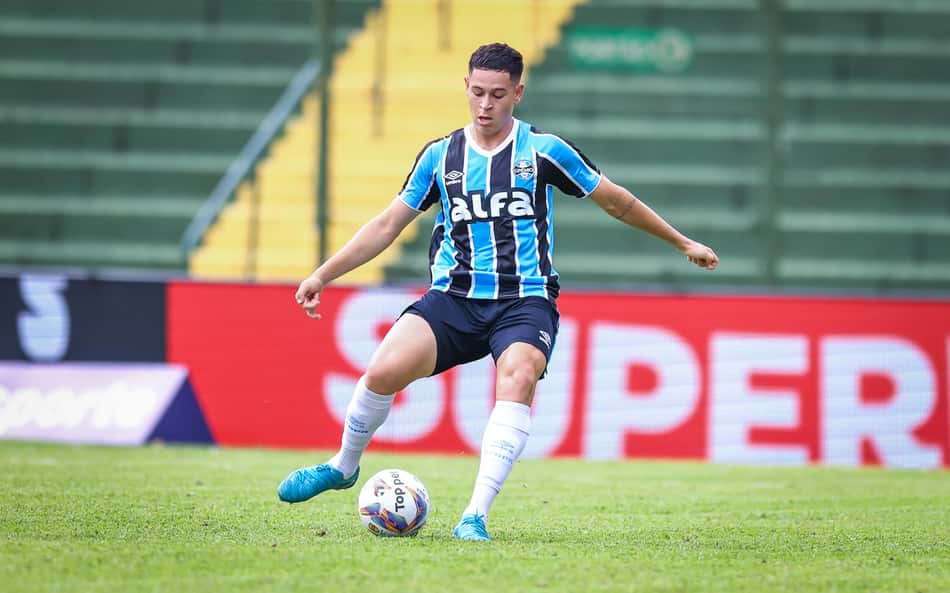 Grêmio acerta venda de zagueiro para o Juventude; confira os detalhes