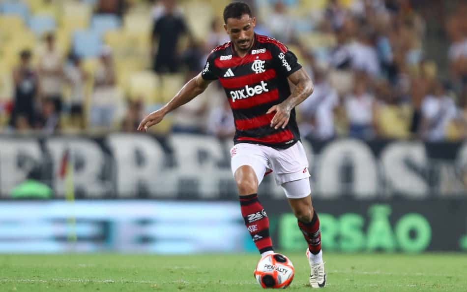 Danilo tem nova lesão e desfalca Flamengo no Brasileirão e Libertadores