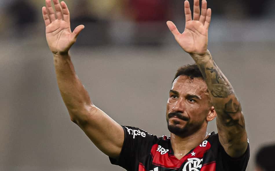Lesão de Danilo expõe lacuna no elenco do Flamengo, que não deve ir ao mercado