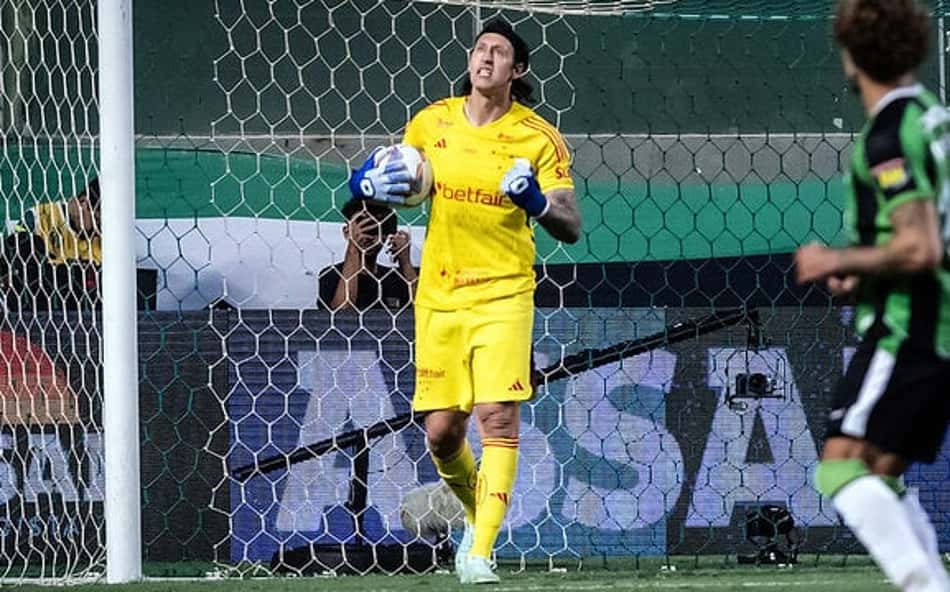 Cruzeiro atinge marca de 10 jogos consecutivos sofrendo gols