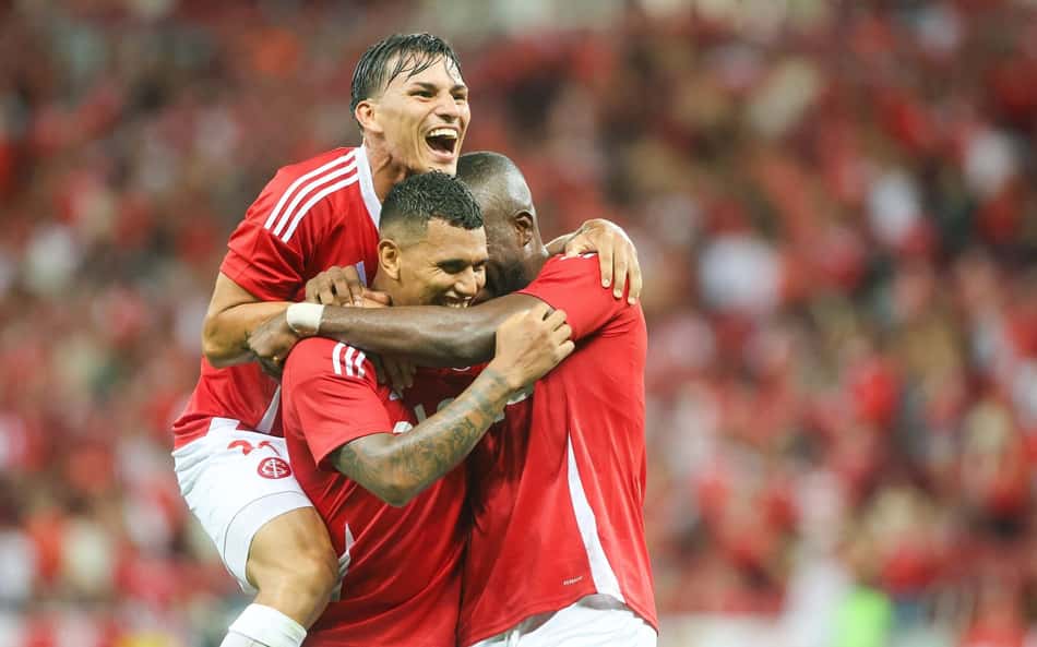 'Projetamos uma final com elementos do clássico GreNal', diz Roger Machado