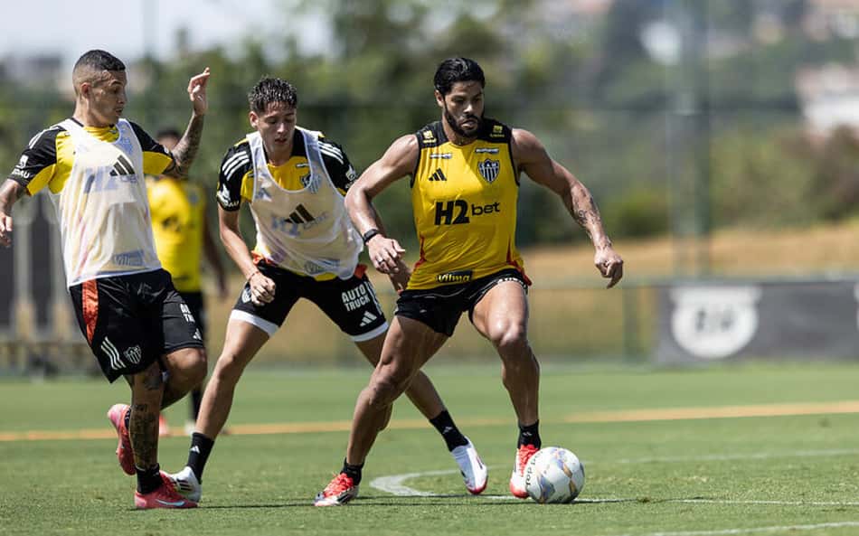 Escalações de América-MG x Atlético-MG: Hulk fica no banco