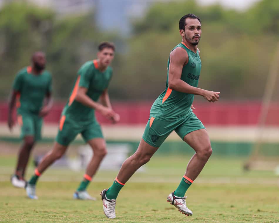 Lima volta a treinar pelo Fluminense e está a disposição de Mano Menezes. (Foto: Marcelo Gonçalves/FFC)