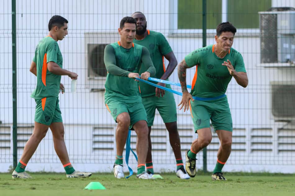 Ganso participa de treino do Fluminense antes do início do Brasileirão