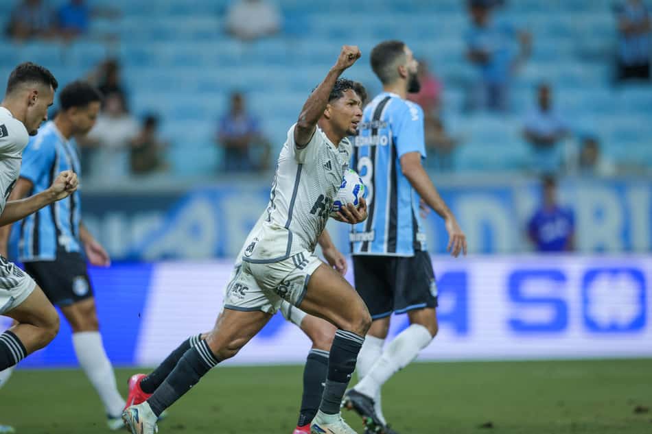 Rony comemorando. (Foto: Pedro Souza / Atlético)
