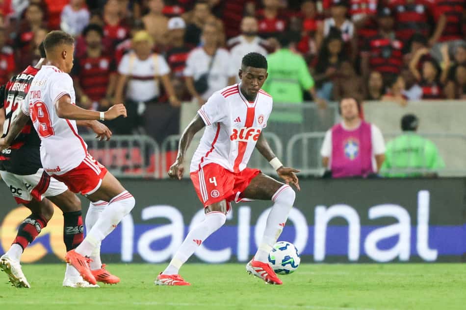 Flamengo x Internacional. Vitão em ação. Foto: Ricardo Duarte/SC Internacional