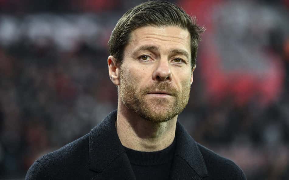 Especulado no Real Madrid, Xabi Alonso deixa futuro em aberto
