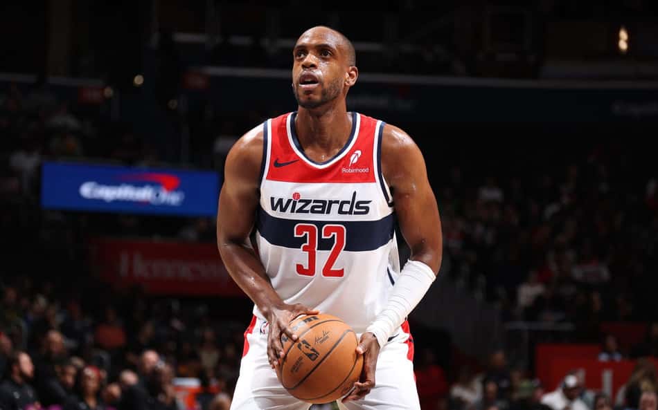Khris Middleton fala sobre saída do Bucks: 'Seguir rotas diferentes era melhor'