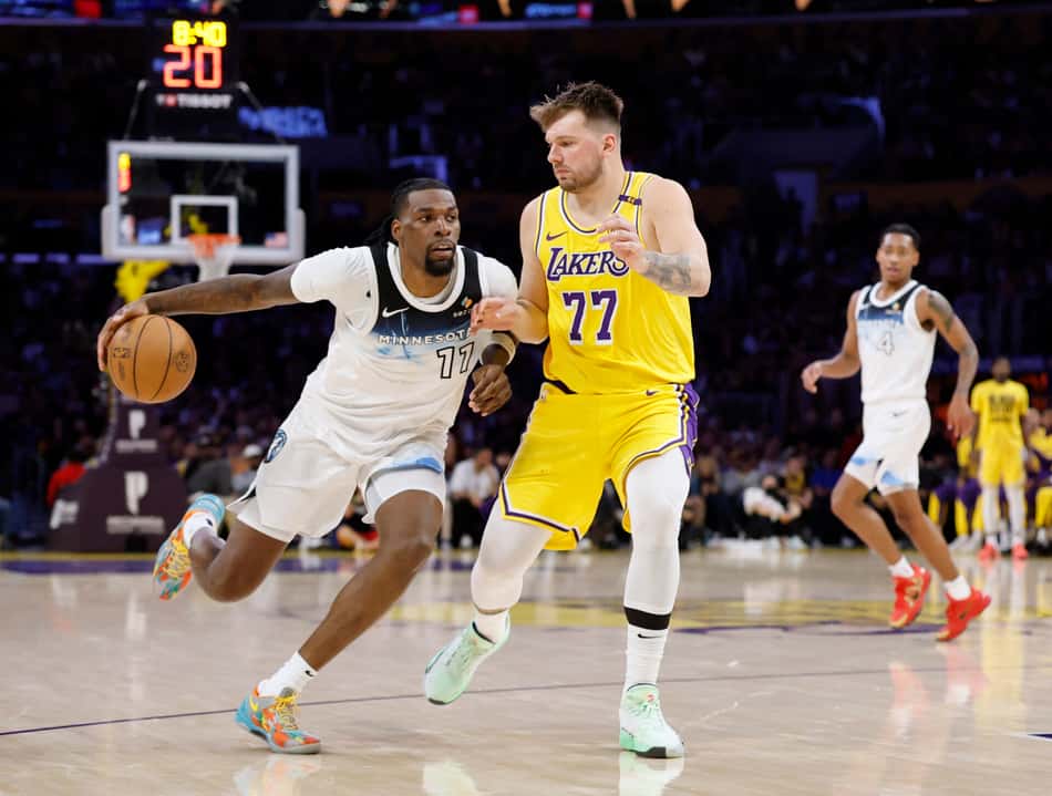 Minnesota Timberwolves v Los Angeles Lakers