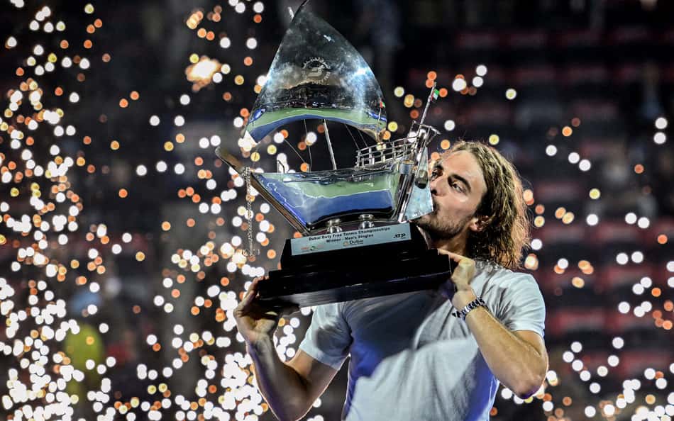 Stefanos Tsitsipas é campeão em Dubai, acaba com jejum e volta ao top 10