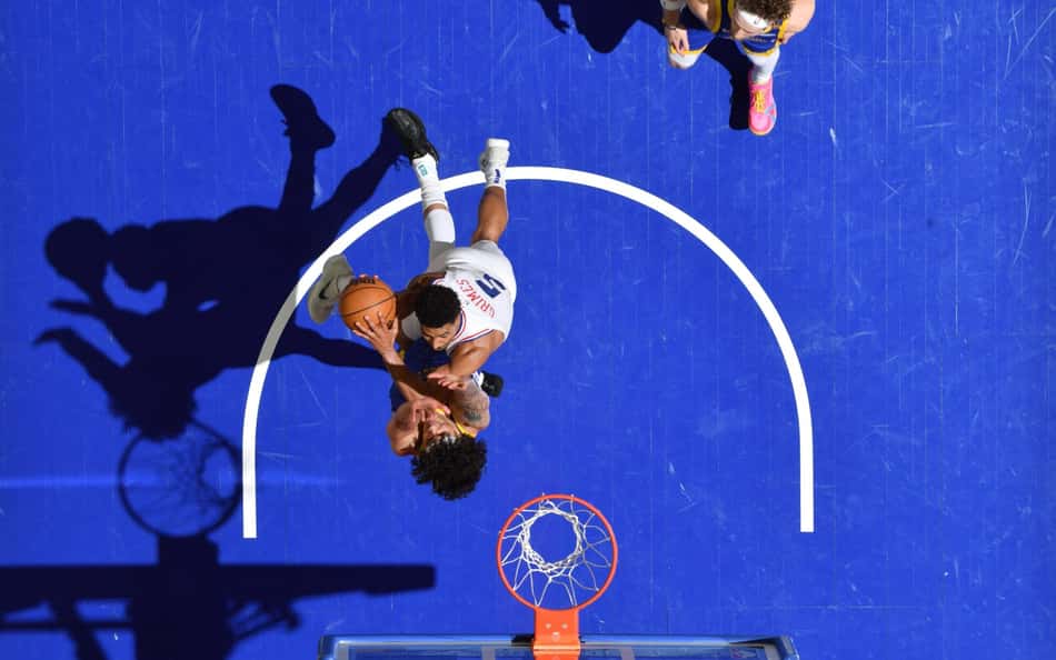 Quentin Grimes ofusca Curry em vitória dos 76ers e marca recorde pessoal