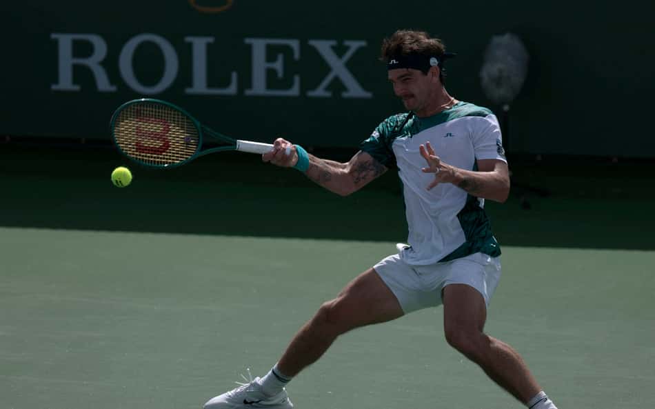 Thiago Wild salva match-points e vira batalha contra Muller em Indian Wells