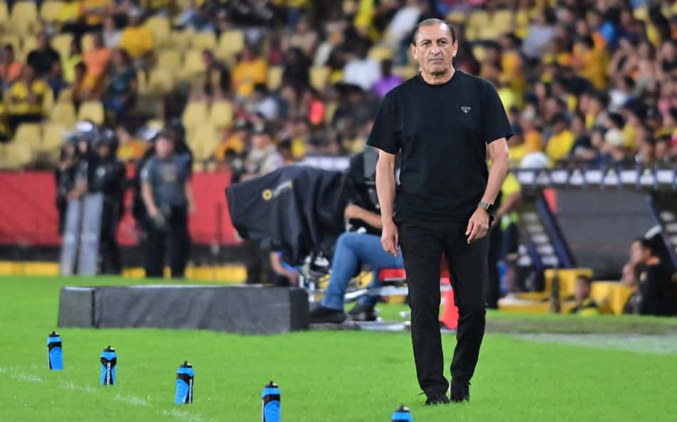 Ramón Díaz minimiza tática e culpa postura pela derrota do Corinthians