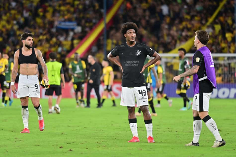 FBL-LIBERTADORES-BARCELONA-CORINTHIANS