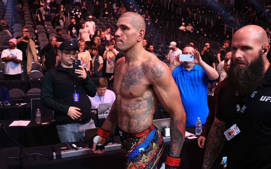 UFC: Alex Poatan volta a criticar regras e sugere mudanças no MMA