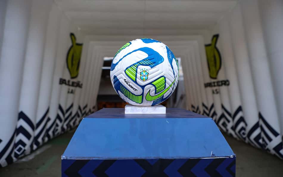 Brasileirão: inteligência artificial crava gigante entre os rebaixados em 2025