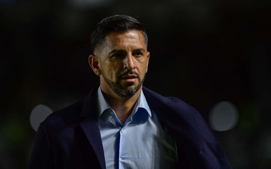 Auxiliar do Corinthians minimiza pressão e elogia atitude da Fiel