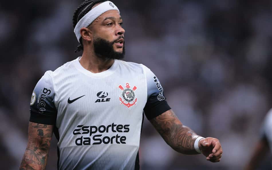 Atitude de Memphis é criticada por jornal holandês: 'Brincadeira infantil'